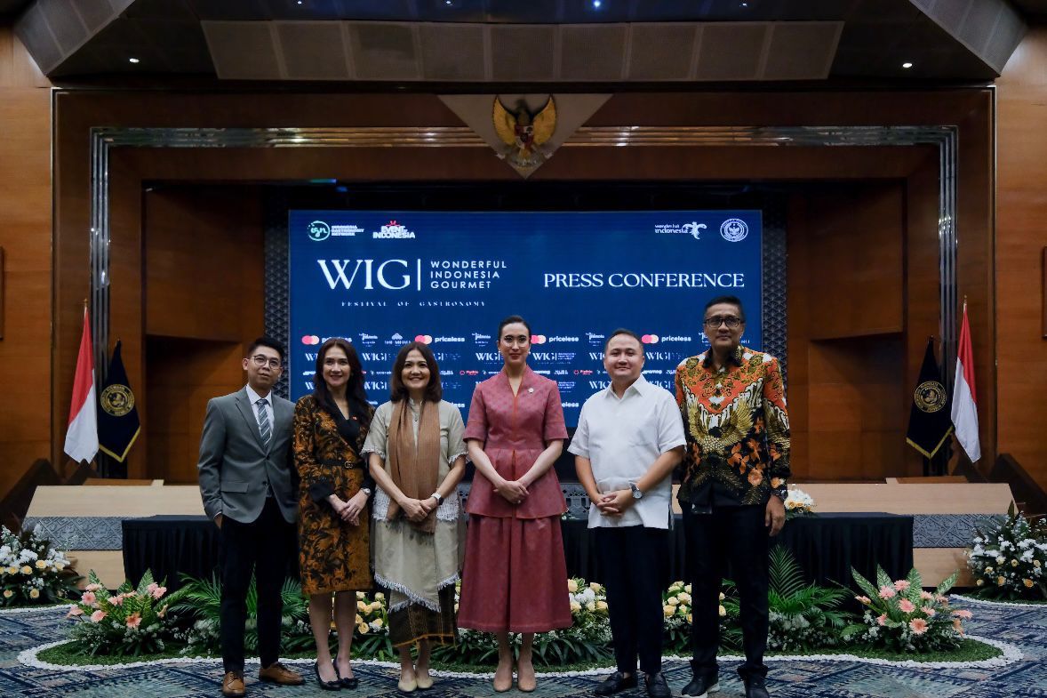 Launching Wonderful Indonesia Gourmet by Indonesian Minister of Tourism Widiyanti Putri Wardhana with WIG Committee Ibu Vita Datau and Kevindra Soemantri